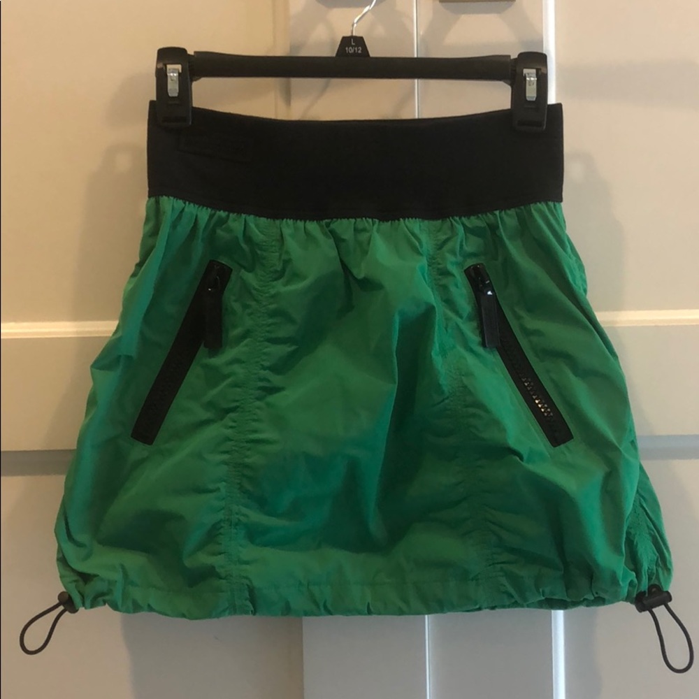 Burberry Sport Green Bottom Cinch Skirt size 4